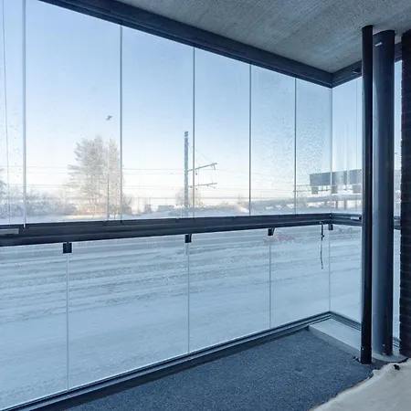 Spacious 1br Apt. Next To Naesijaervi | Sauna & Free Parking Apartmán *