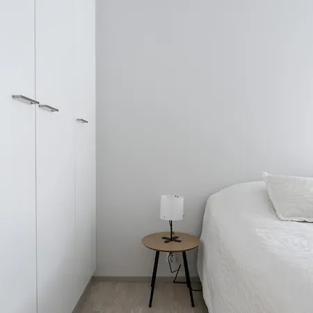 Apartmán Spacious 1br Apt. Next To Naesijaervi | Sauna & Free Parking *